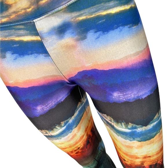 American Eagle Outfitters High Rise Mountain Sunset Leggings - Picture 3 of 8